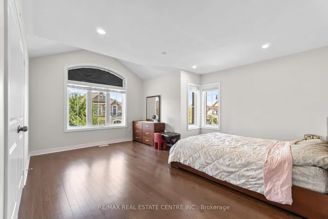 Additional image 30 of 19 Foliage Dr