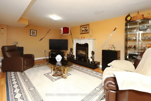 Additional image 37 of 1086 Hedge Dr