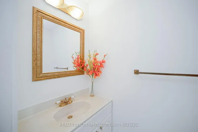 Additional image 12 of 28 Lincoln Crt