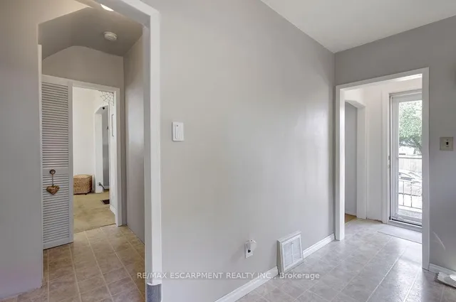 Additional image 18 of 402 Crockett St