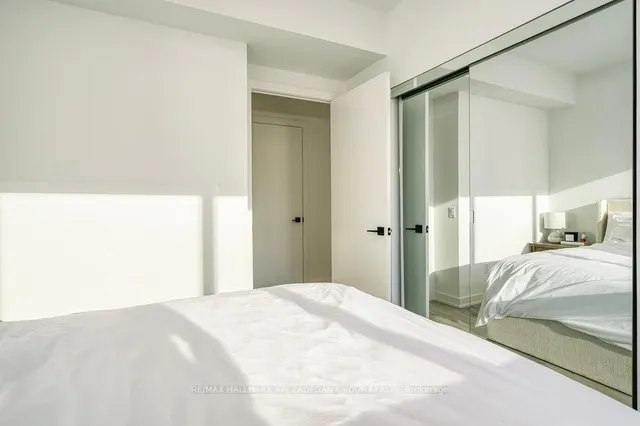 Additional image 17 of 327 King St Unit 1408