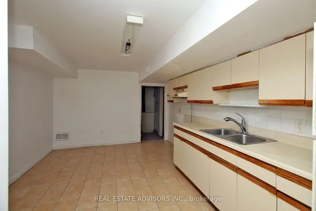 Additional image 20 of 46 Laskay Cres