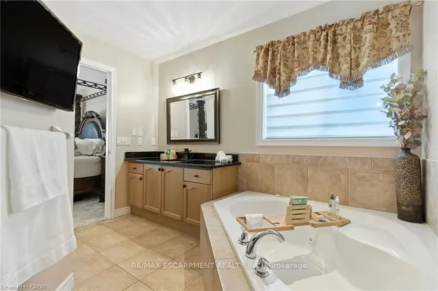 Additional image 28 of 11 Silverspring Cres