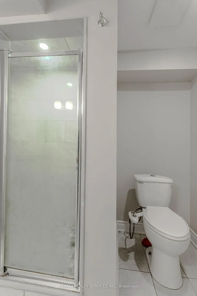 Additional image 45 of 32 Heddon Crt
