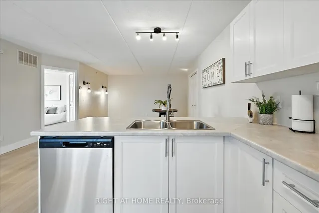 Additional image 9 of 1421 Walker's Line Unit 102