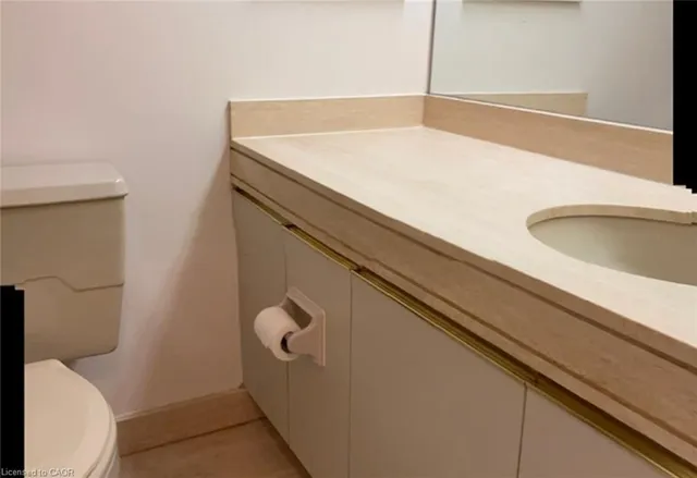 Additional image 17 of 65 Harbour Sq Unit 906