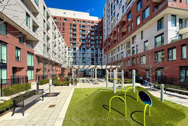 Additional image 46 of 3100 Keele St Unit 803