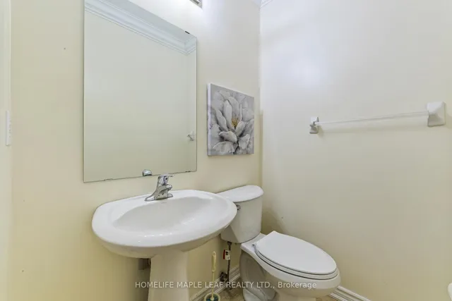 Additional image 20 of 18 Regis Circ