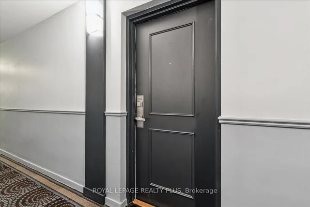 Additional image 4 of 1660 Bloor St Unit 102