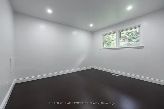 Additional image 21 of 1392 Royal Dr