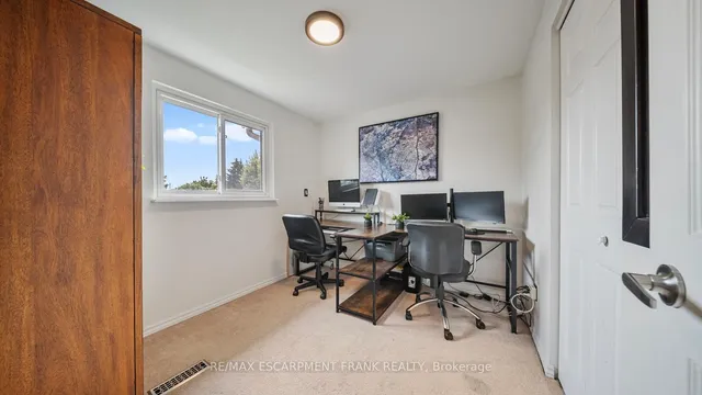 Additional image 19 of 1 YORKDALE Cres