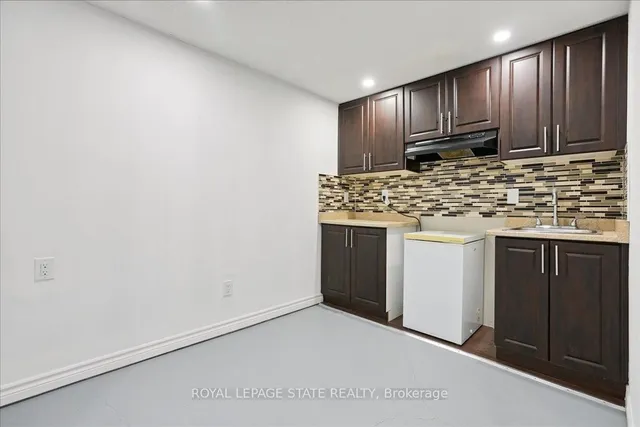 Additional image 31 of 815 Stark Circ