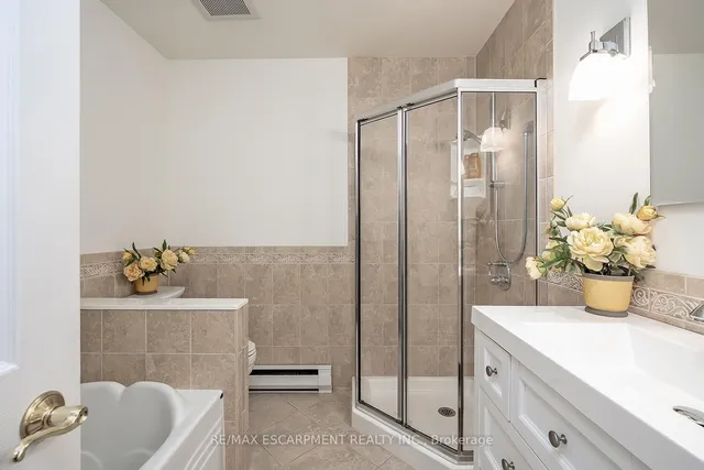 Additional image 28 of 1580 Kern's Rd Unit 5