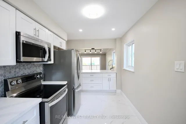 Additional image 7 of 7139 Darcel Ave