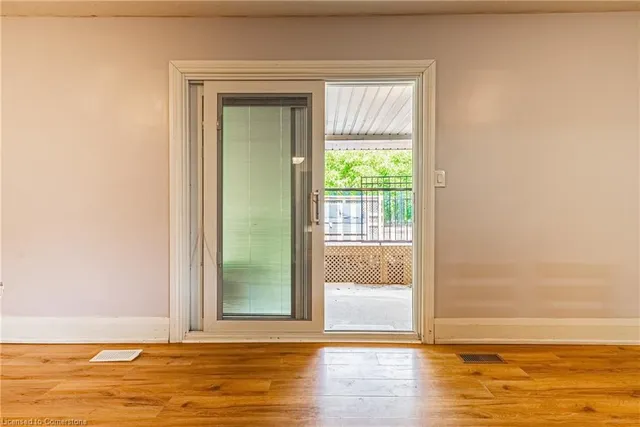 Additional image 32 of 49 Pinard St