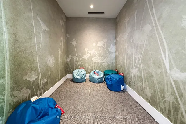 Additional image 35 of 3100 Keele St Unit 803