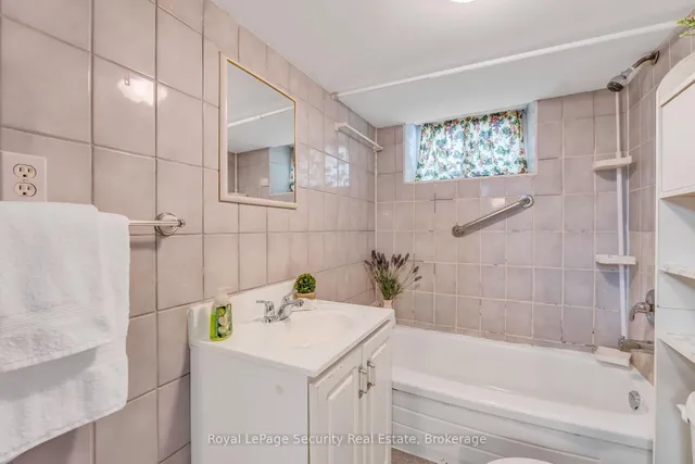 Additional image 32 of 427 Glenholme Ave