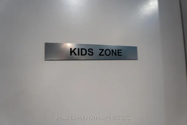 Additional image 32 of 270 Dufferin St Unit 413