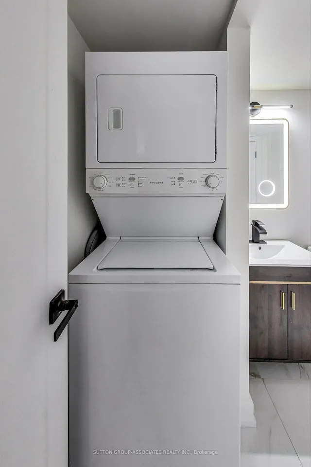 Additional image 18 of 1029 King St Unit 213