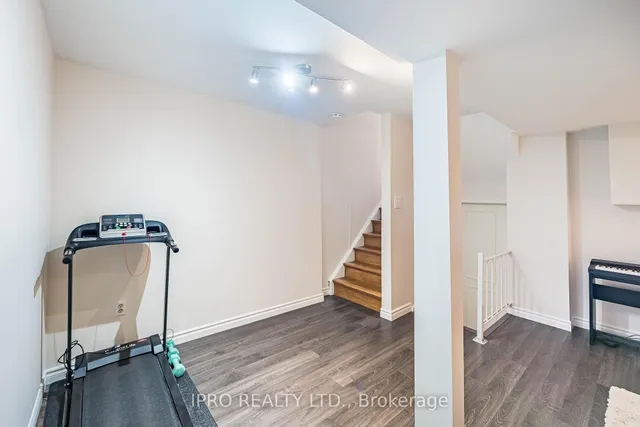 Additional image 41 of 16 Ackrow Crt