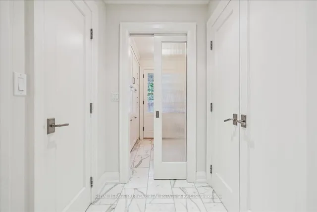 Additional image 23 of 391 Rossmore Blvd