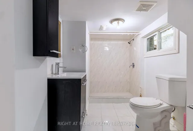 Additional image 19 of 266 Earlscourt Ave