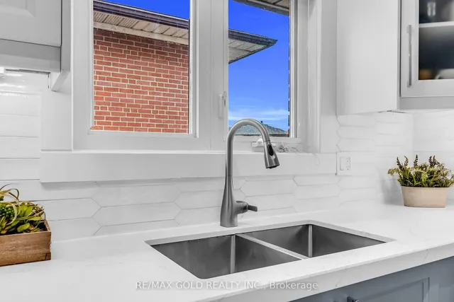 Additional image 20 of 52 Paradelle Cres