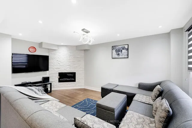 Additional image 11 of 26 Songsparrow Dr