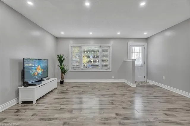 Additional image 29 of 318 East 43rd St