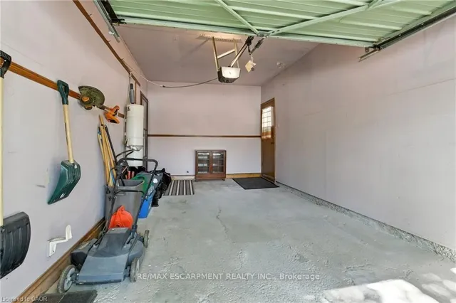 Additional image 36 of 39 Megna Crt