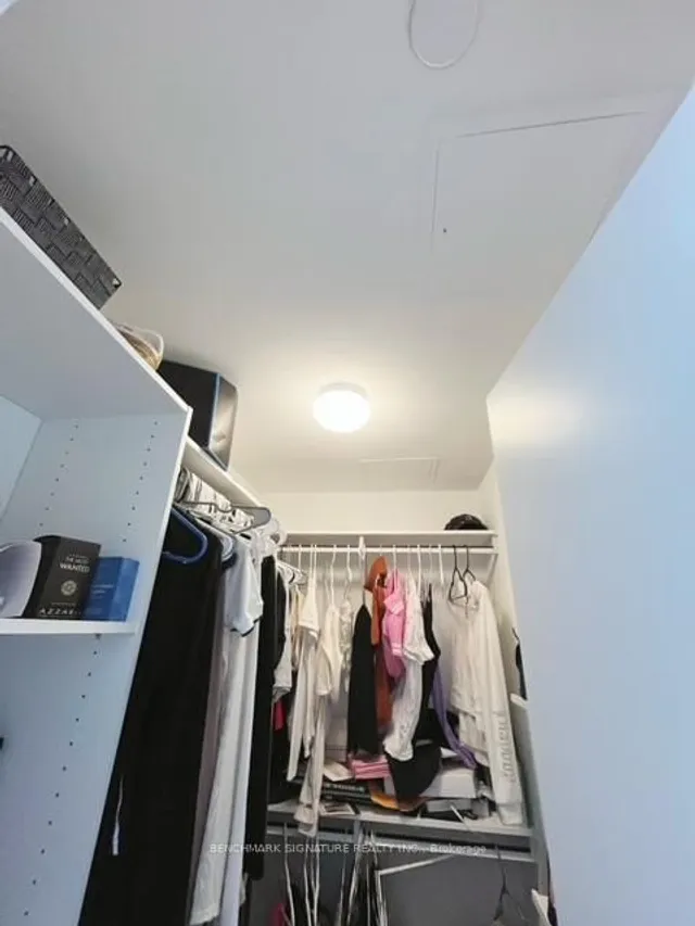 Additional image 7 of 7 Golden Lion Hts Unit 735