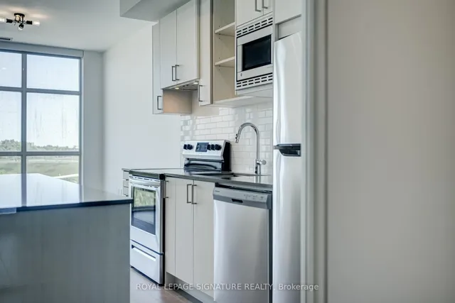 Additional image 30 of 60 George Butchart Dr Unit 322