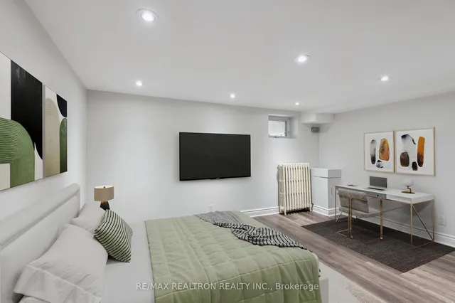 Additional image 24 of 10 Coxwell Ave