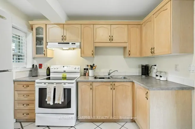 Additional image 18 of 6 Vineland Ave Unit 18