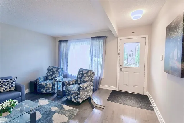 Additional image 9 of 40 Lyton Cres