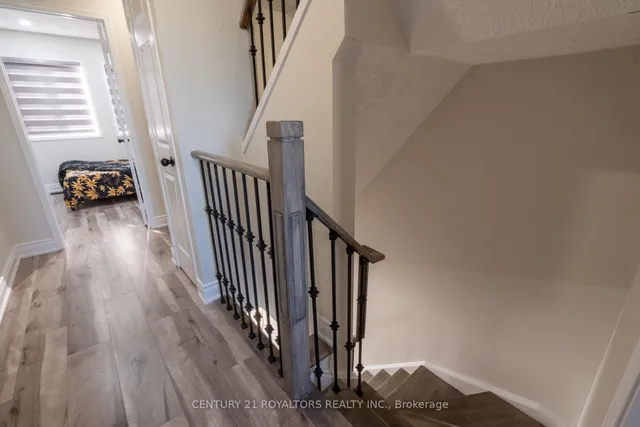 Additional image 23 of 28 Spadina Rd