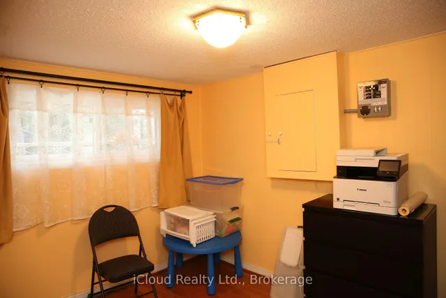 Additional image 21 of 888 Bloor St