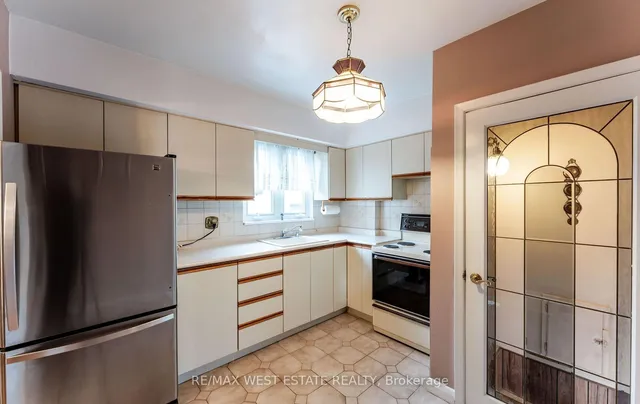 Additional image 14 of 1468 Wilson Ave