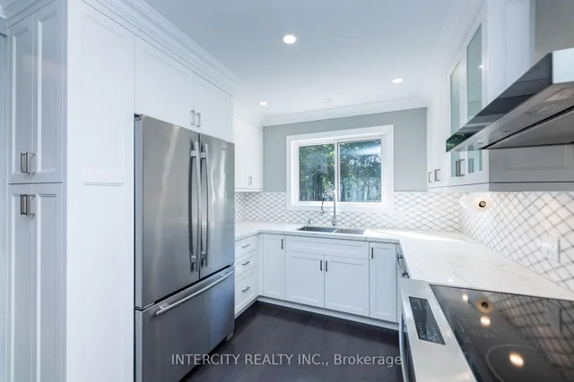 Additional image 16 of 19 Marowyne Dr