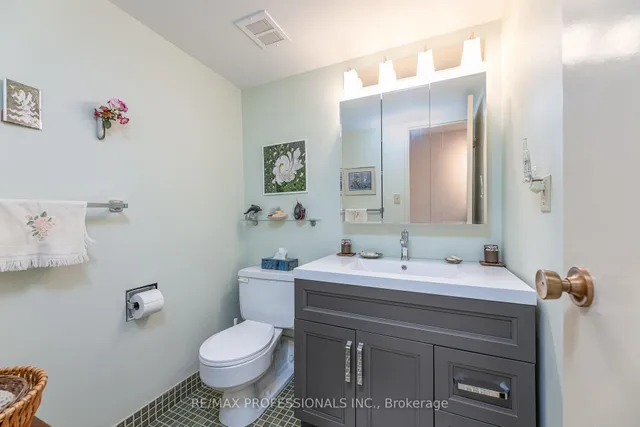 Additional image 15 of 11 Wincott Dr Unit 907