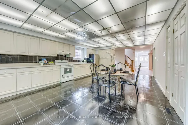 Additional image 10 of 3 Midcroft Dr