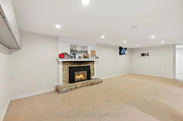 Additional image 19 of 67 Deschene Ave