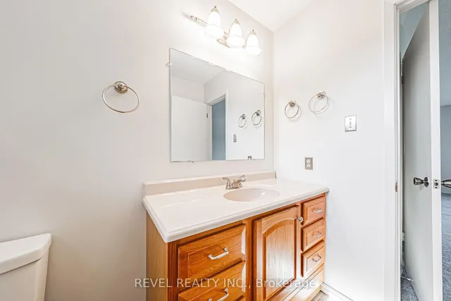 Additional image 17 of 594 Moorelands Cres