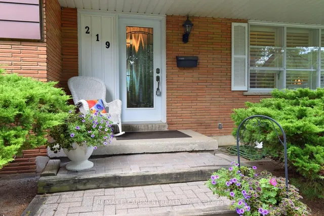 Additional image 5 of 219 Strathcona Dr