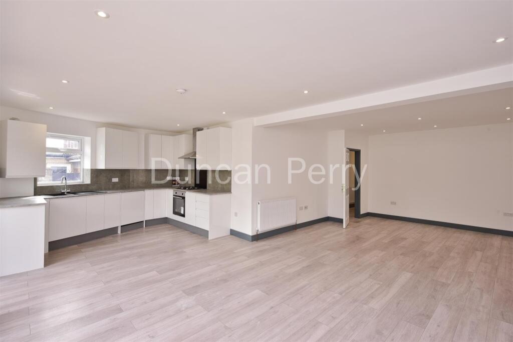 Additional image 4 of Oaklands Avenue, Brookmans Park