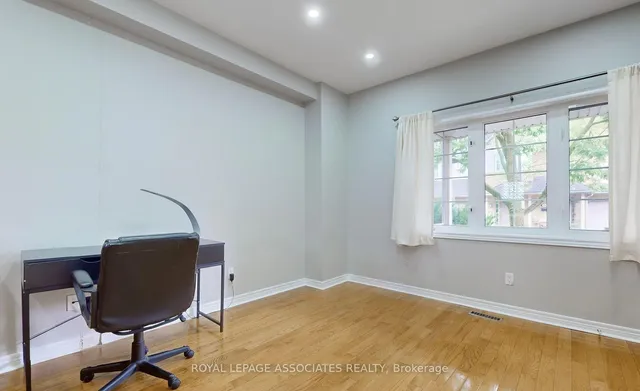 Additional image 10 of 100 Beddoe Dr Unit 25