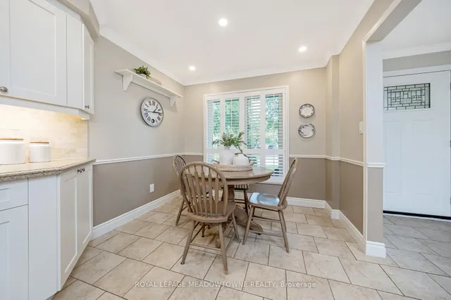 Additional image 9 of 561 Hawthorne Cres