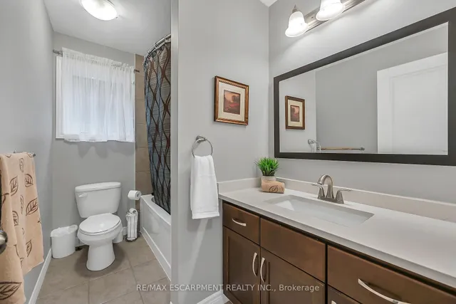 Additional image 32 of 70 Escarpment Dr