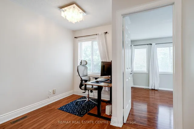 Additional image 30 of 18 Richwood Cres