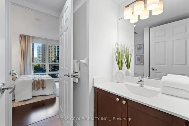 Additional image 13 of 761 Bay St Unit 605